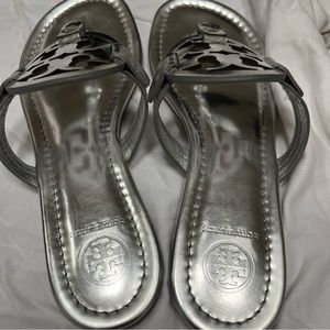 Tory Burch Thong Sandals 6.5 Silver & Dustbag